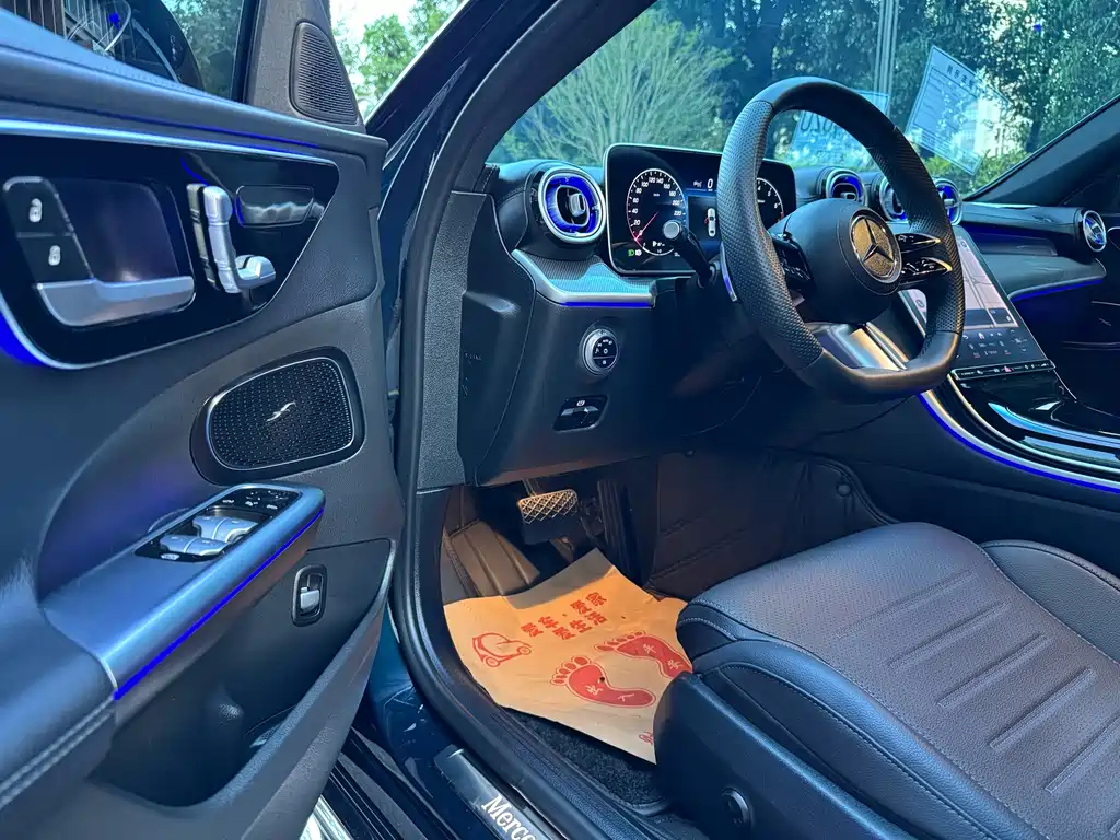 Mercedes-Benz C-Class 2023 — фото 4