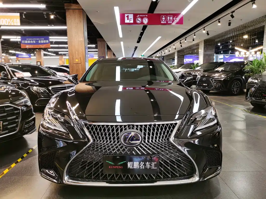Lexus LS 2020 — фото 2