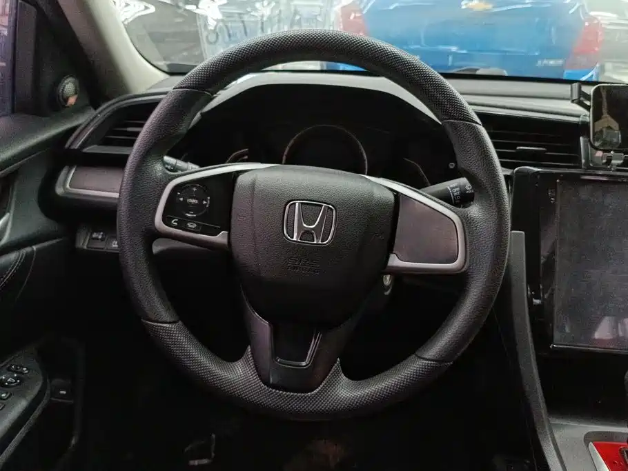 Honda Civic 2017 — фото 15