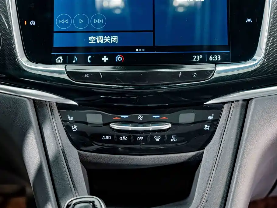 Cadillac XT6 2025 — фото 13
