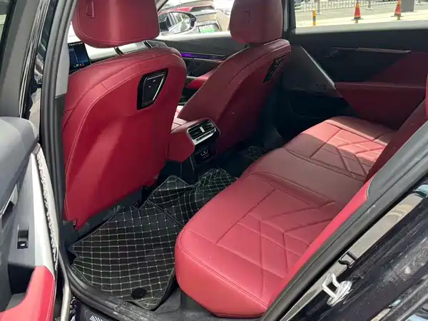 BMW 5 Series 2025