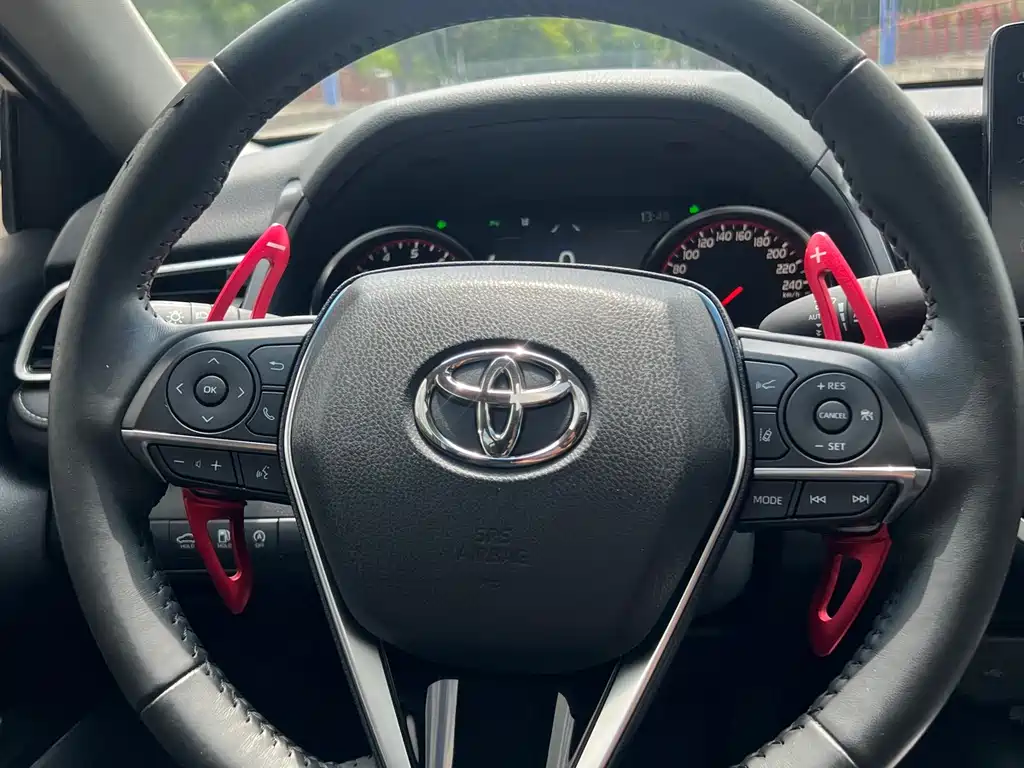 Toyota Camry 2021 — фото 17