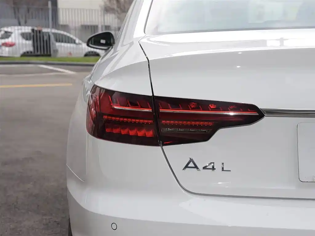 Audi A4L 2020 — фото 17