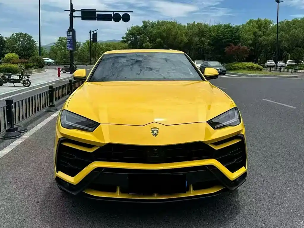 Lamborghini Urus 2019 — фото 1