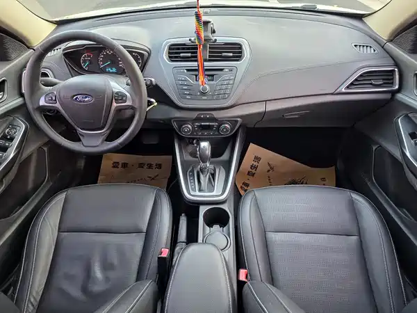 Ford Escort 2015