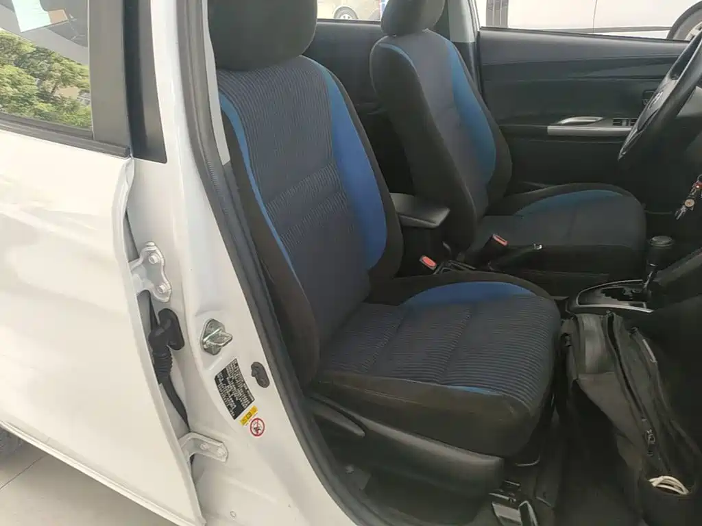 Toyota Yaris L 2016 — фото 25