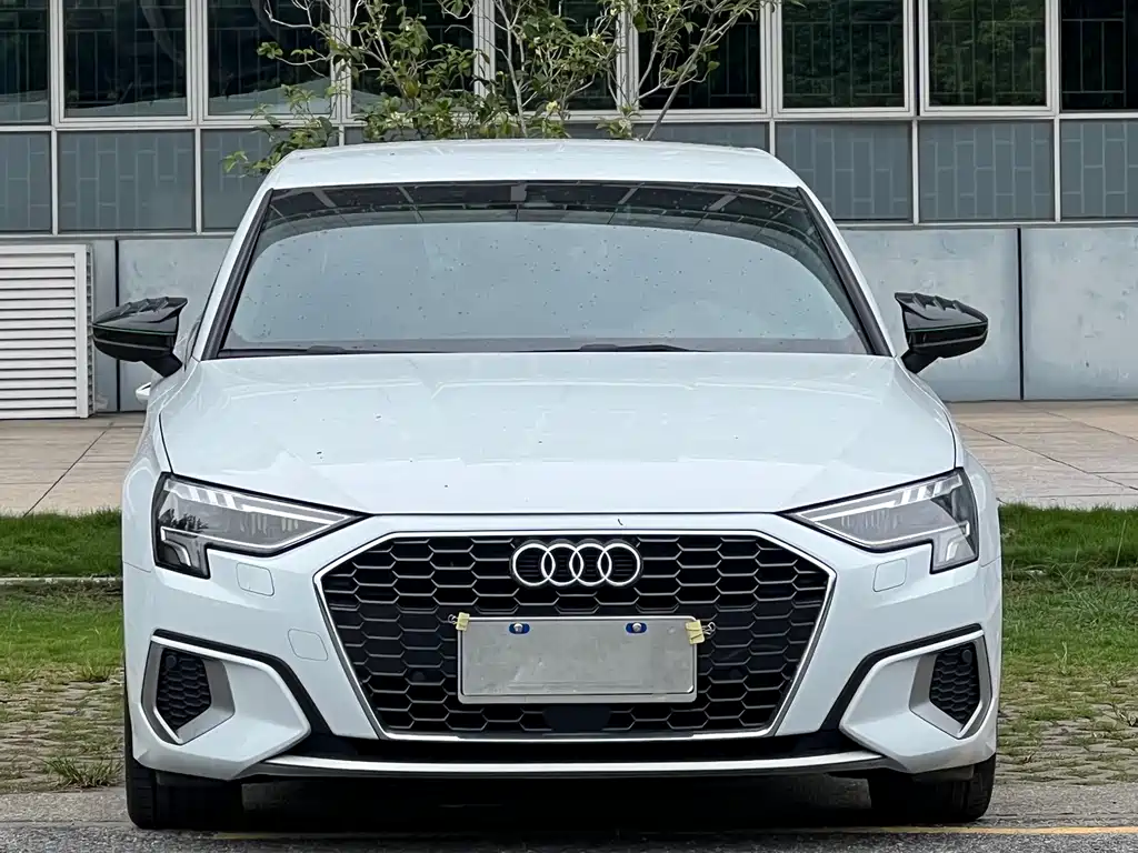 Audi A3 2022 — фото 2