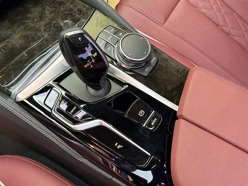 BMW 5 Series 2023 — фото 13