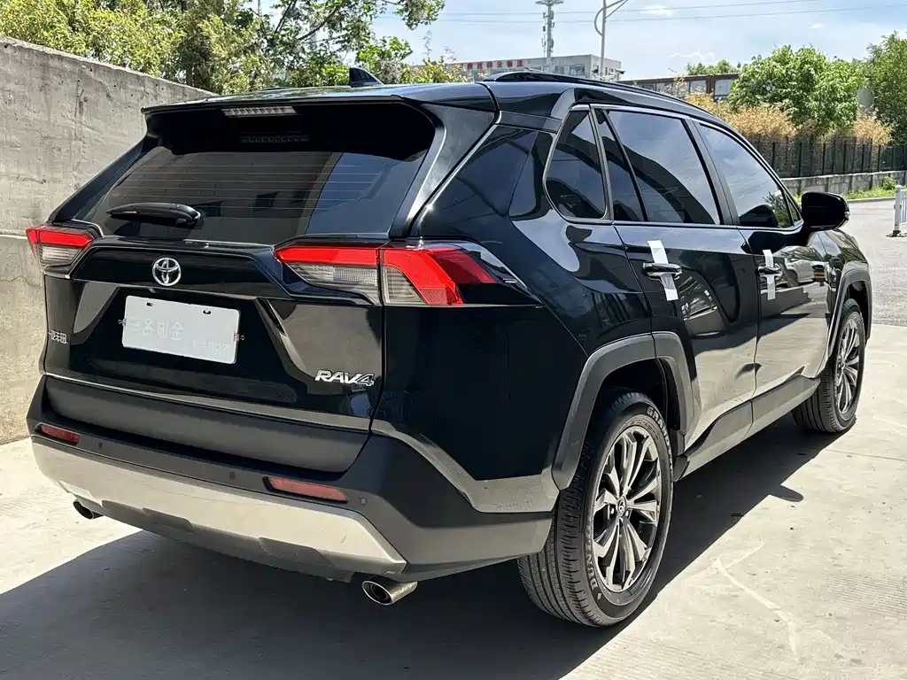 Toyota RAV4 2024 — фото 15