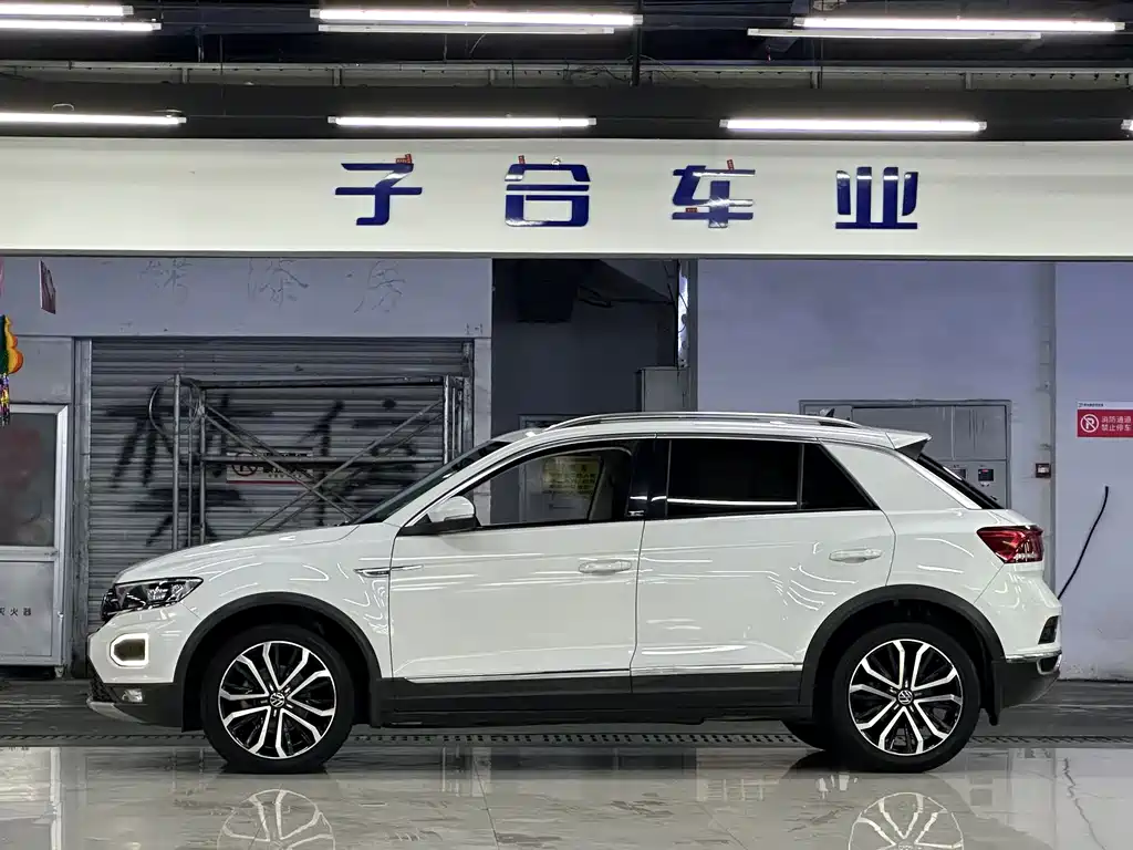 Volkswagen T-Roc 2021 — фото 6
