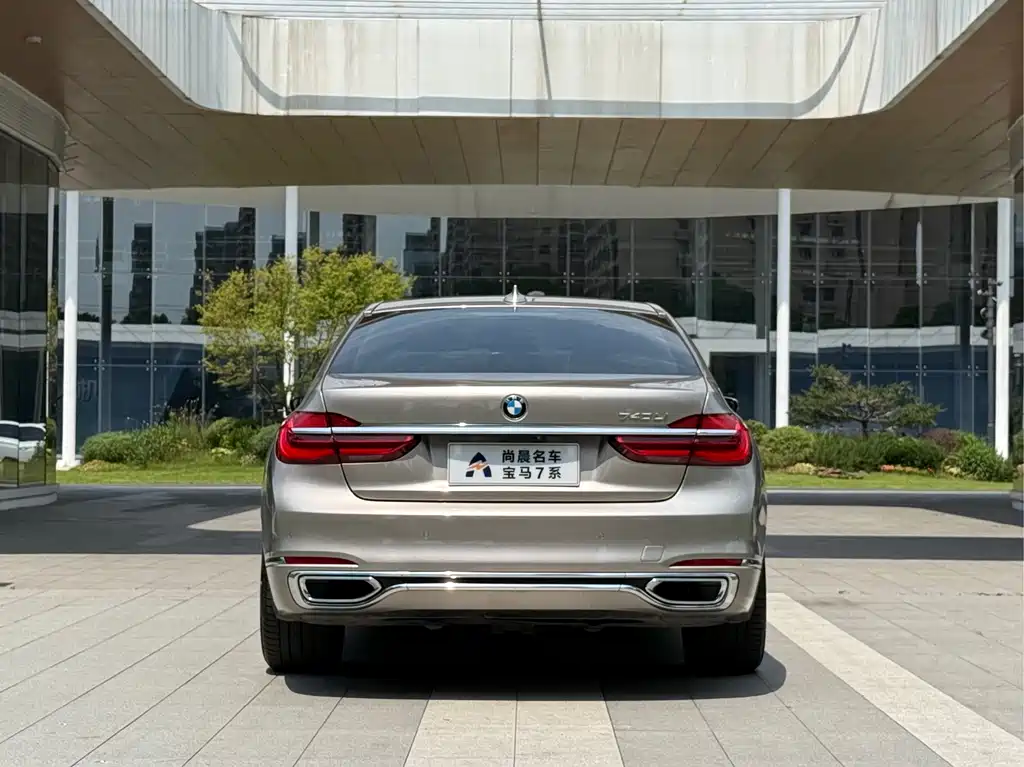 BMW 7 Series 2018 — фото 15