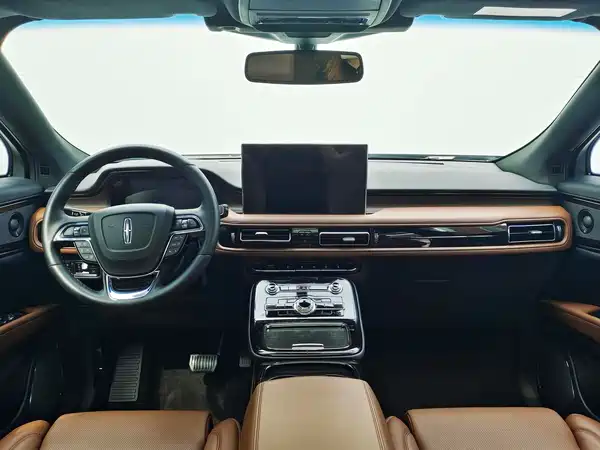 Lincoln Nautilus 2021