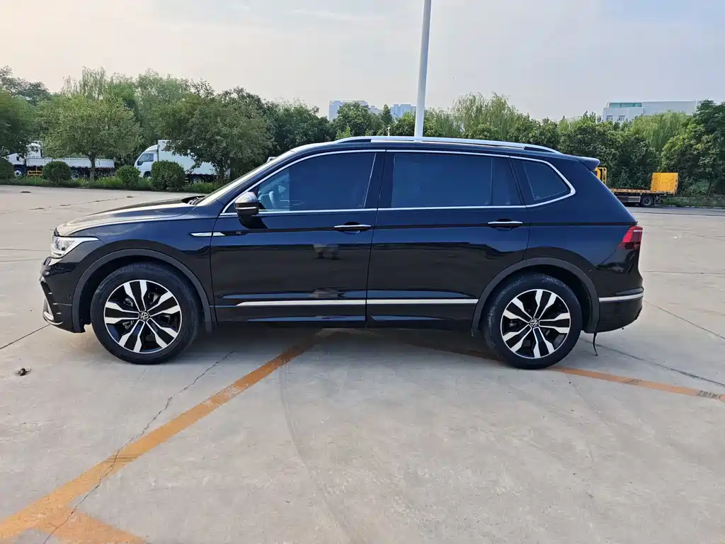 Volkswagen Tiguan L 2023