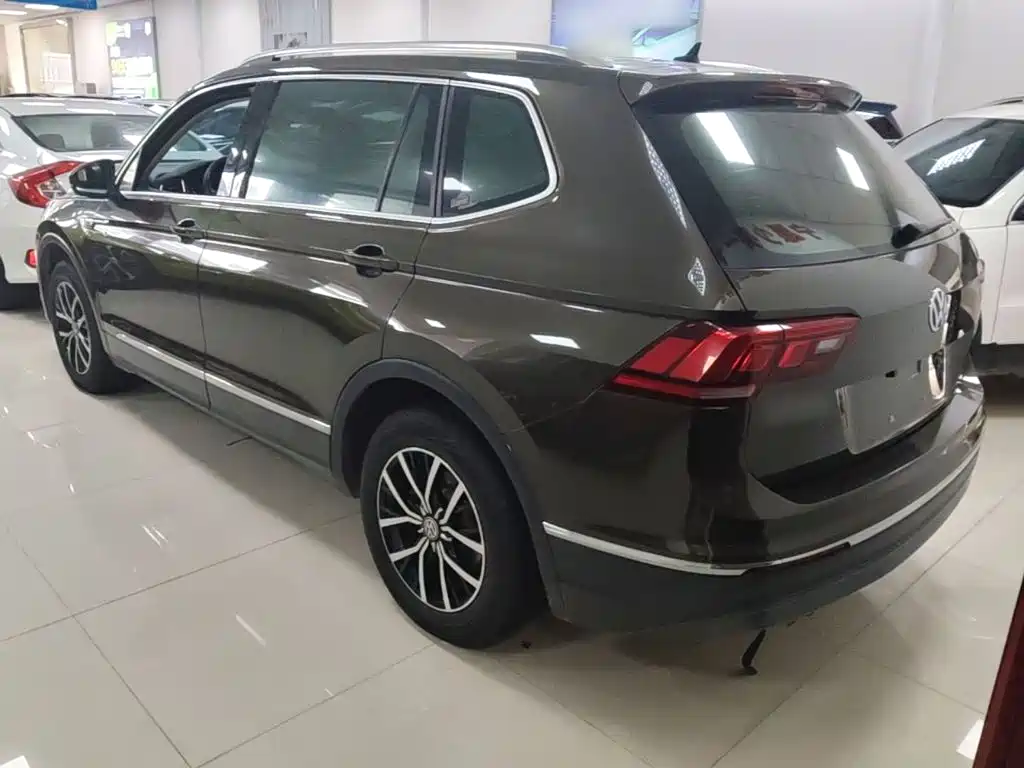 Volkswagen Tiguan L 2017 — фото 5