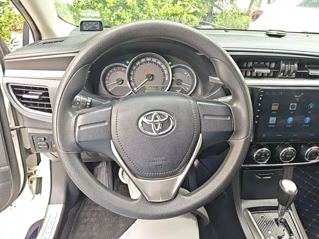 Toyota Corolla 2016 — фото 11