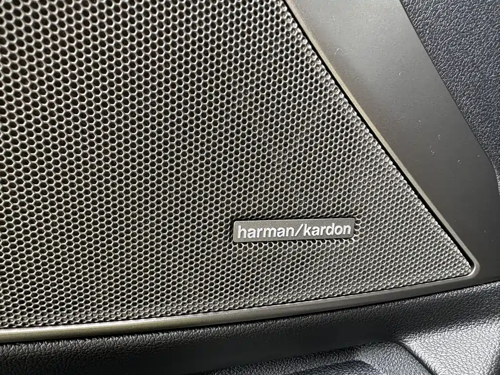 BMW 3 Series 2022 — фото 13