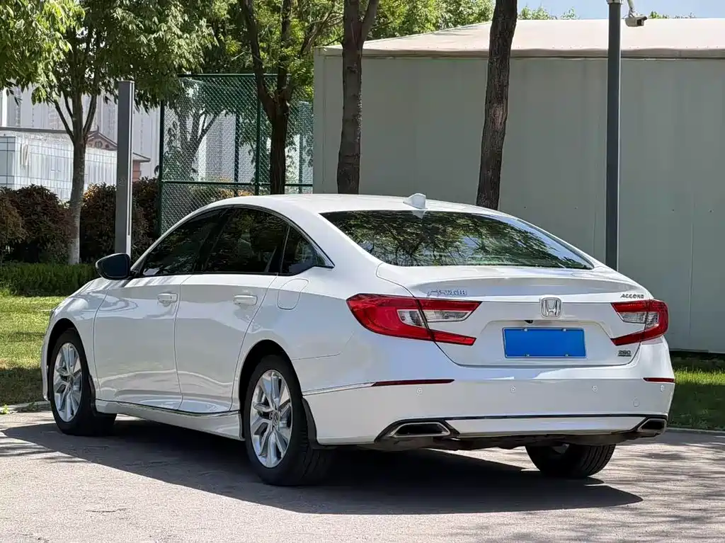 Honda Accord 2019 — фото 9