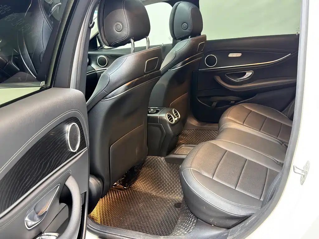 Mercedes-Benz E-Class 2018 — фото 13