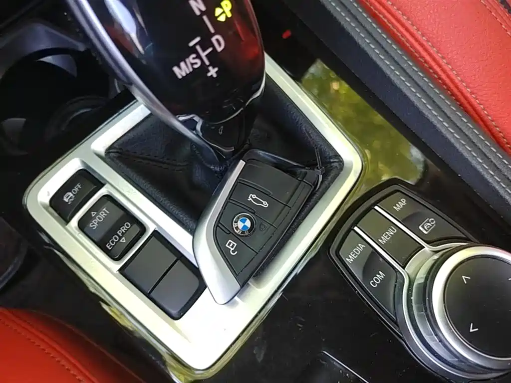 BMW 1 Series 2023 — фото 9