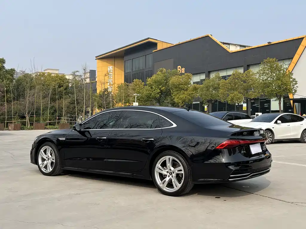 Audi A7L 2024 — фото 3