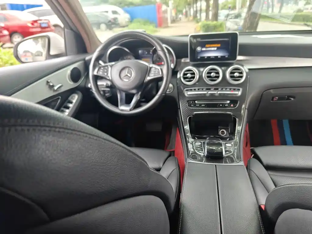 Mercedes-Benz GLC 2016 — фото 11