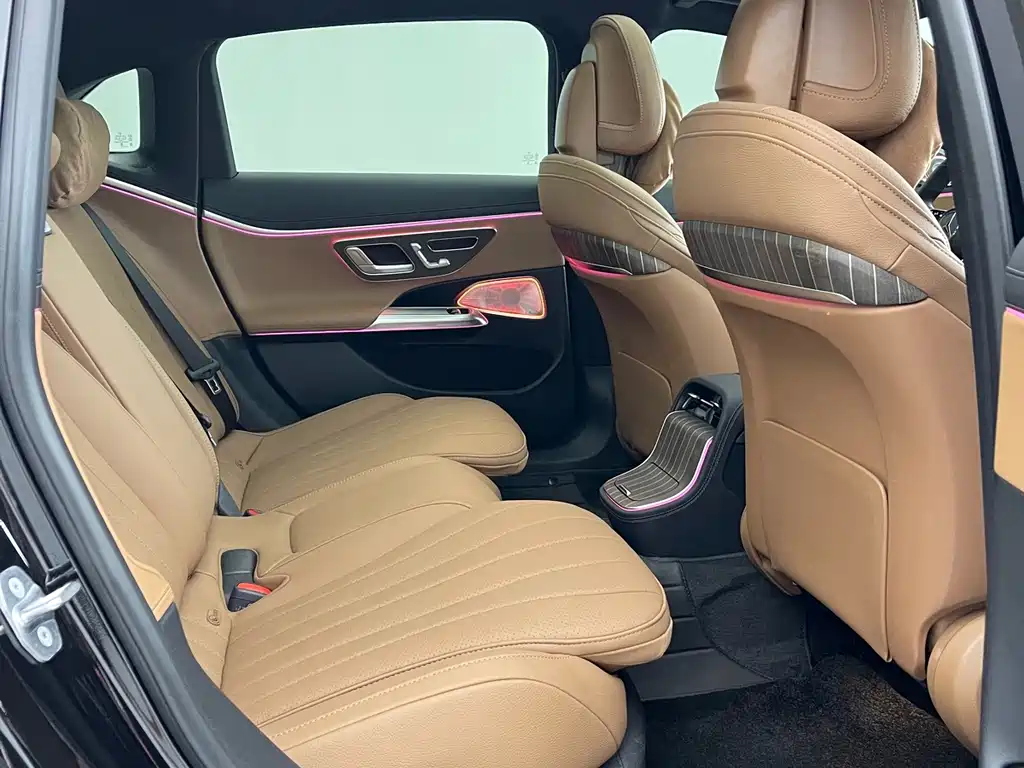 Mercedes-Benz E-Class 2025 — фото 28