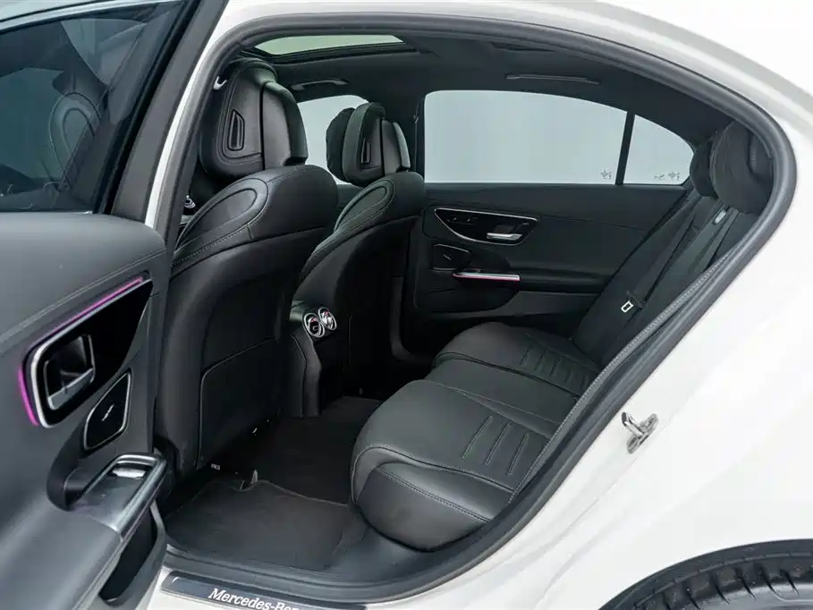 Mercedes-Benz C-Class 2025 — фото 19