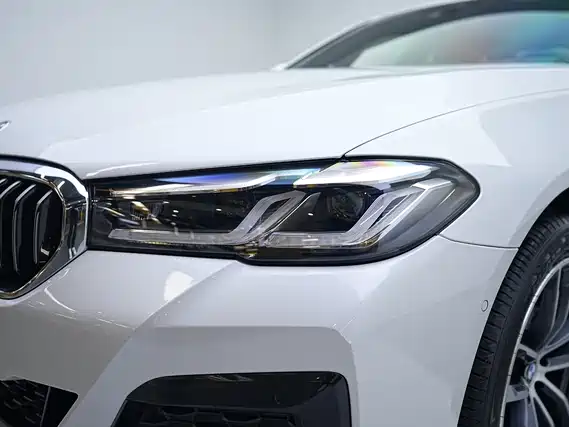 BMW 5 Series 2021 — фото 12