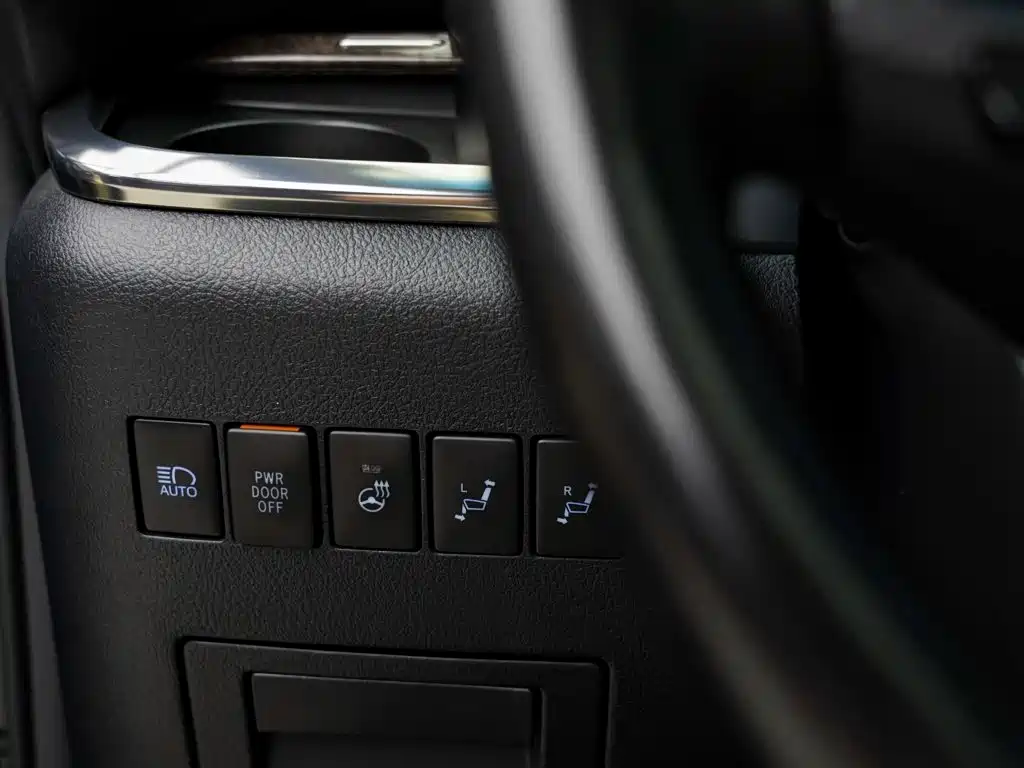 Toyota Vellfire 2021 — фото 21