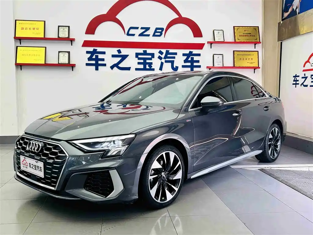 Audi A3 2023 — фото 1