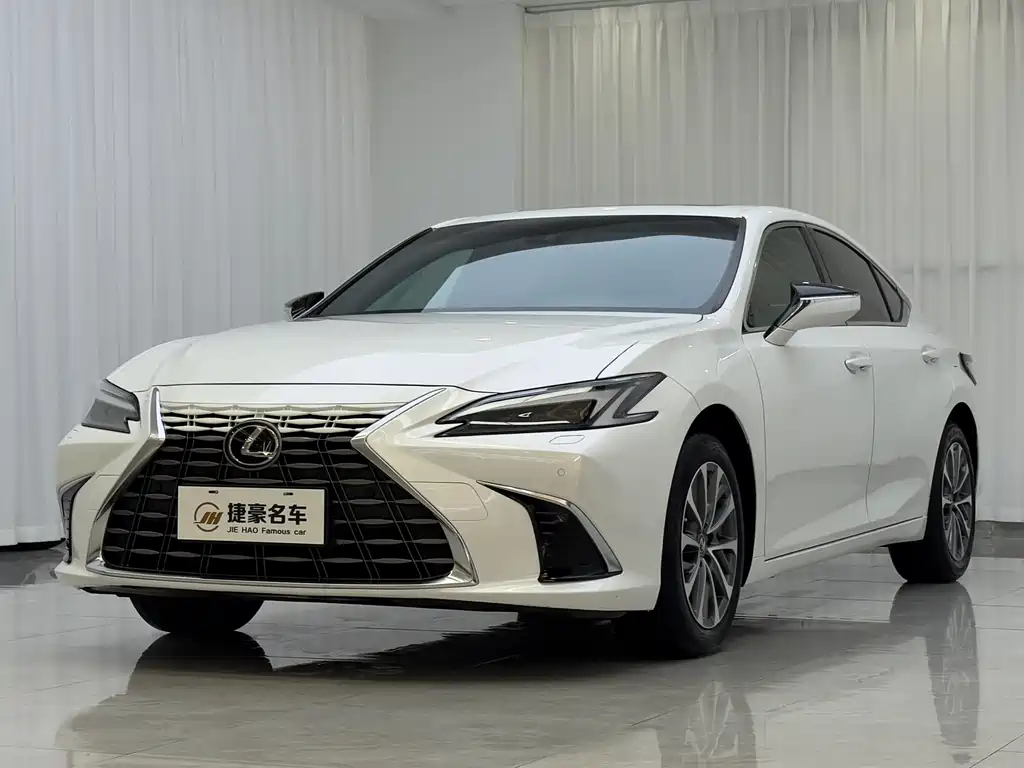 Lexus ES 2025 — фото 1
