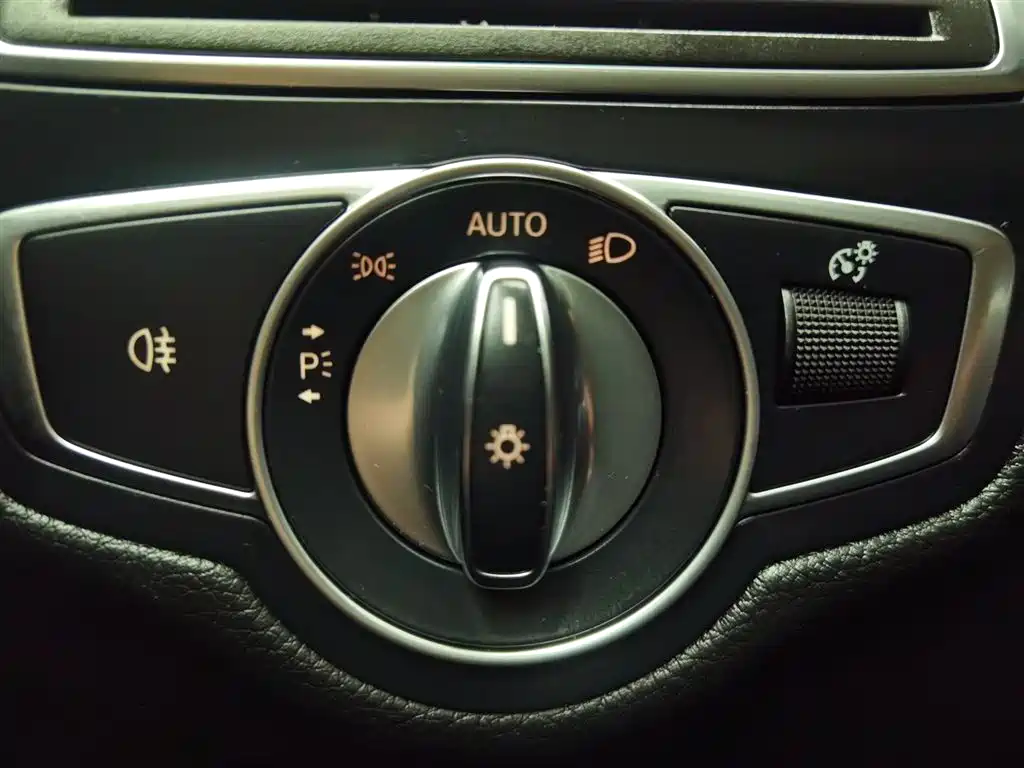 Mercedes-Benz C-Class 2017 — фото 21