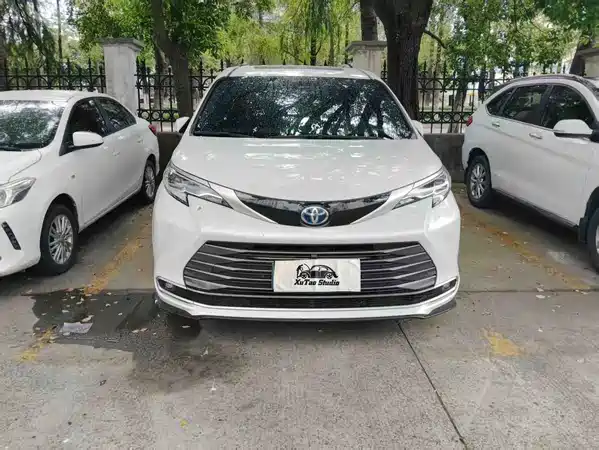 Toyota Sienna 2023