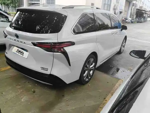 Toyota Sienna 2023