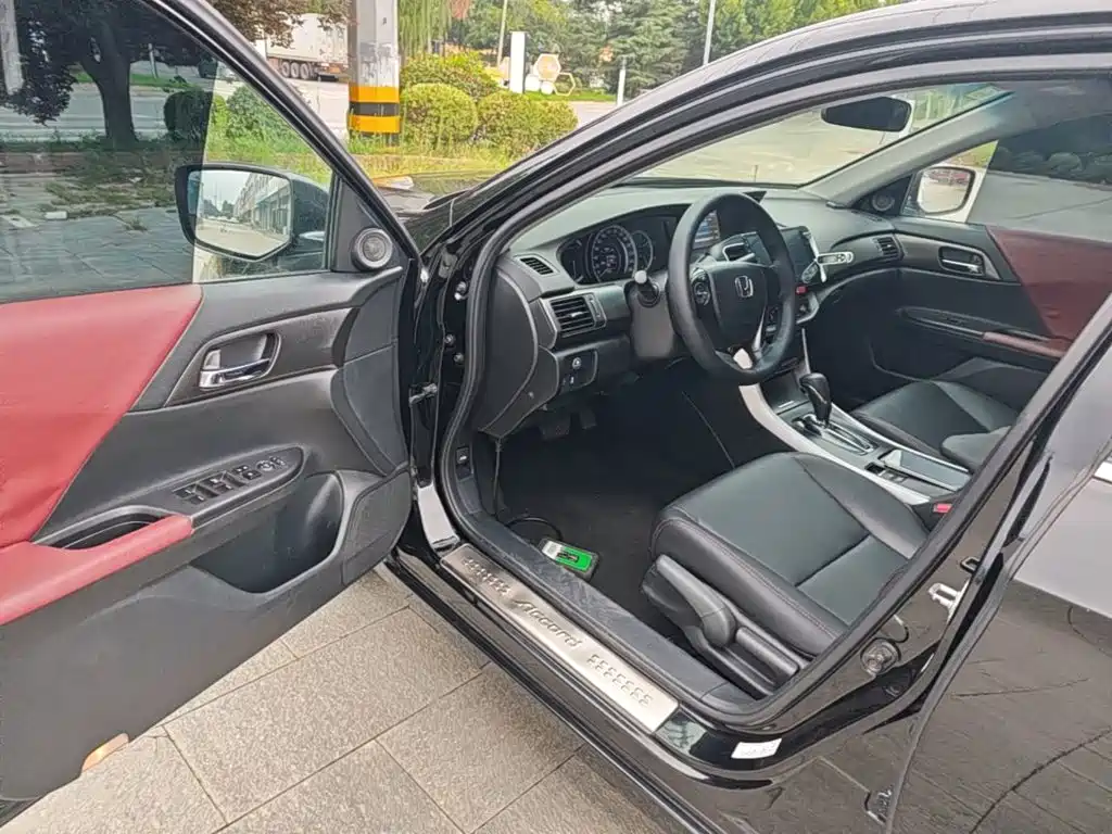 Honda Accord 2015 — фото 16