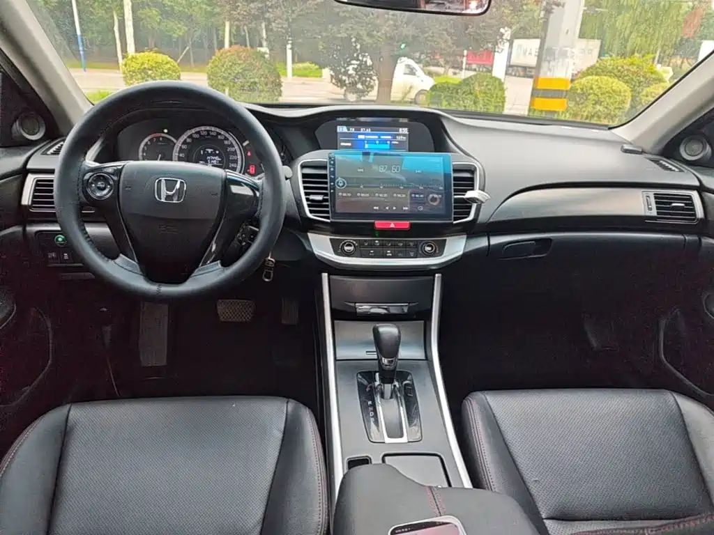 Honda Accord 2015 — фото 10