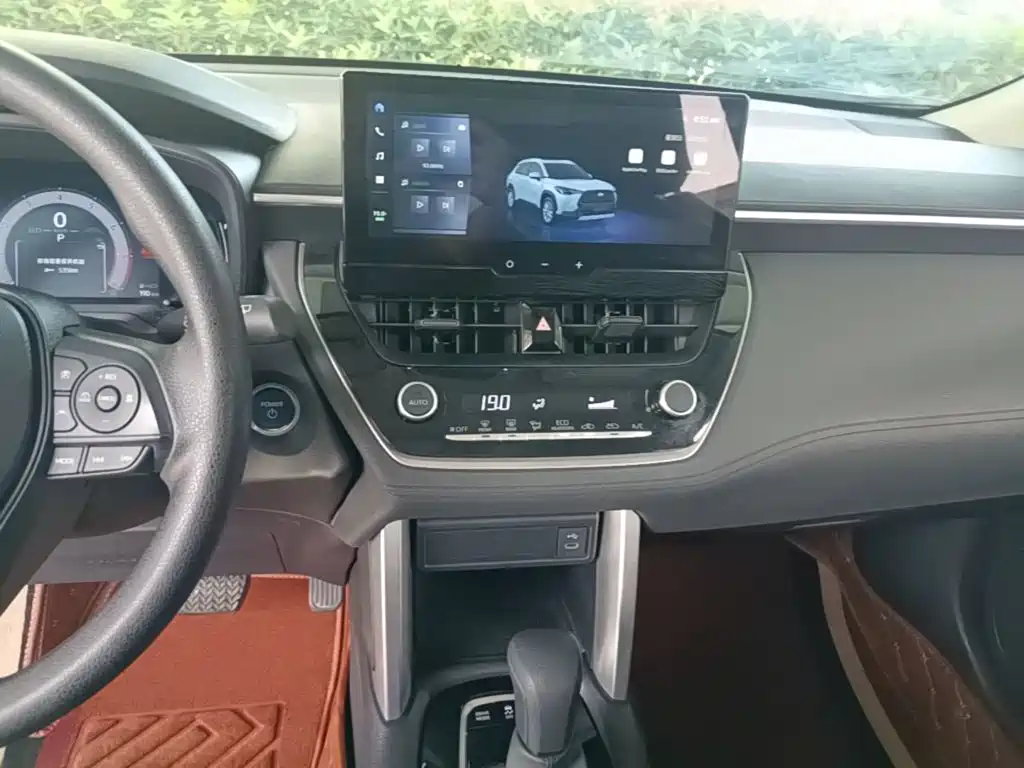 Toyota Corolla Cross 2024 — фото 13