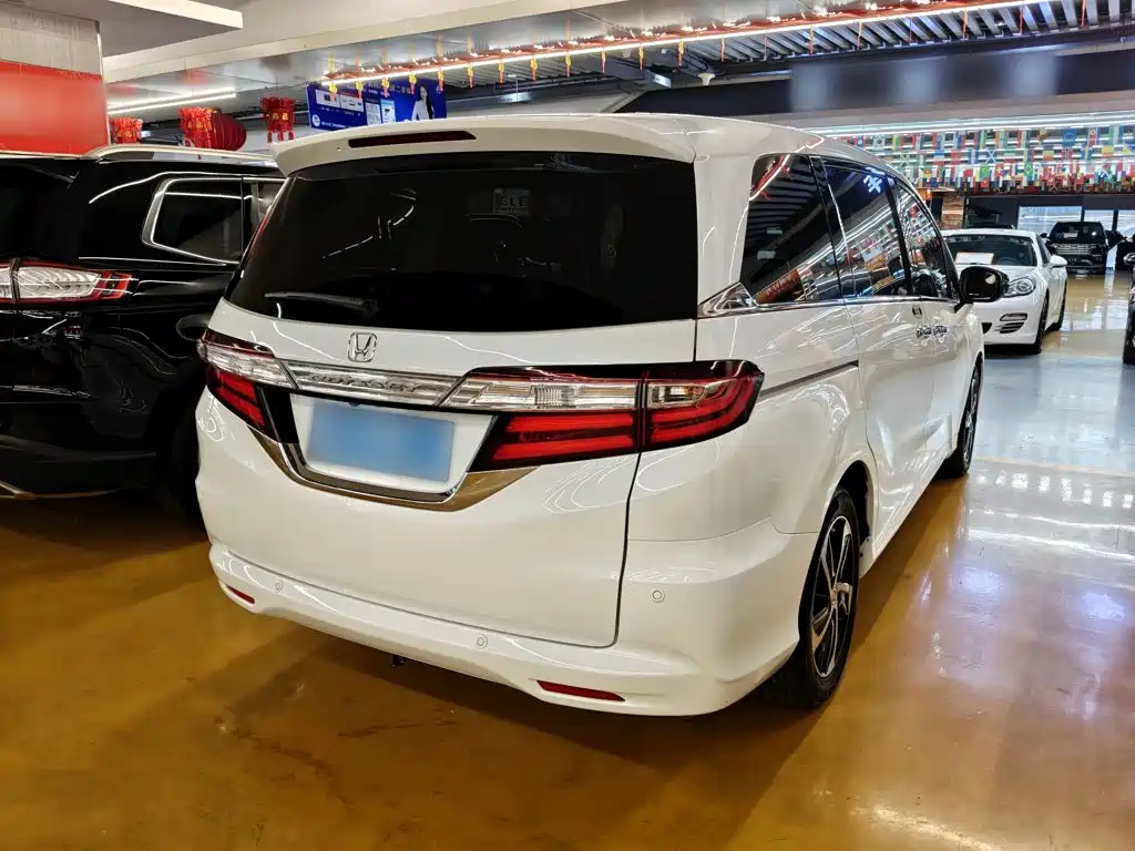 Honda Odyssey 2018 — фото 6