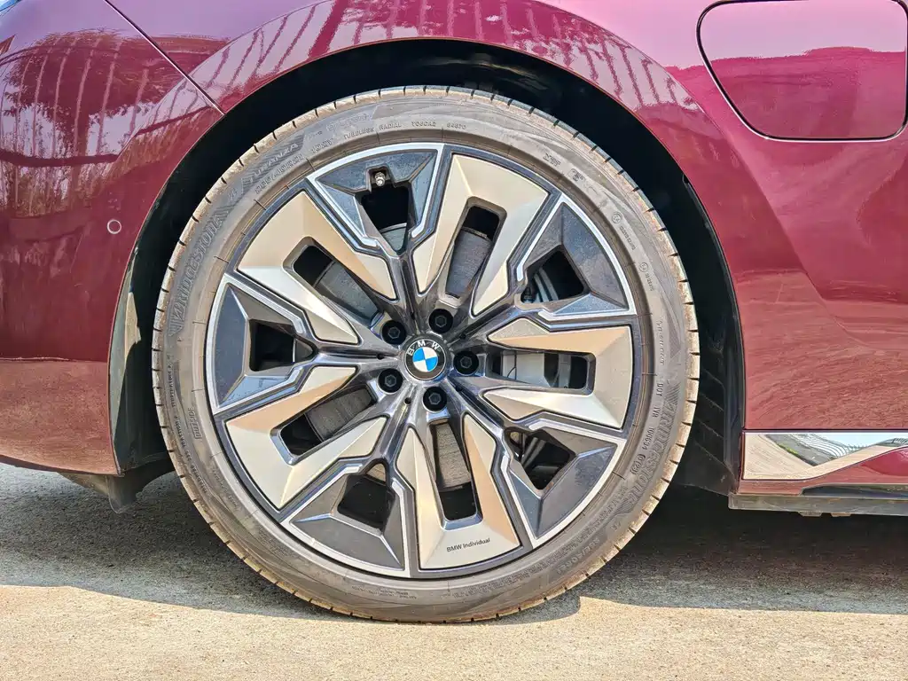 BMW i7 2024 — фото 7