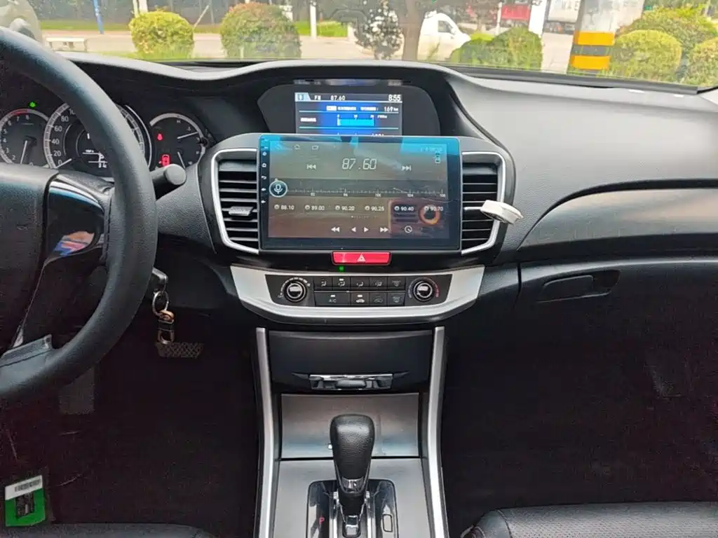 Honda Accord 2015 — фото 13