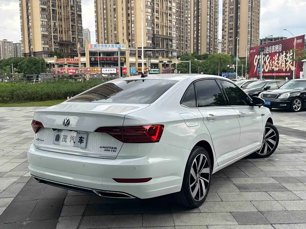 Volkswagen Sagitar 2022