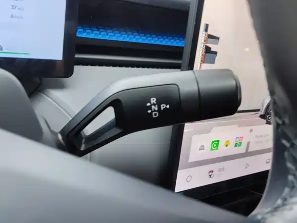 Lynk & Co Z20 2024
