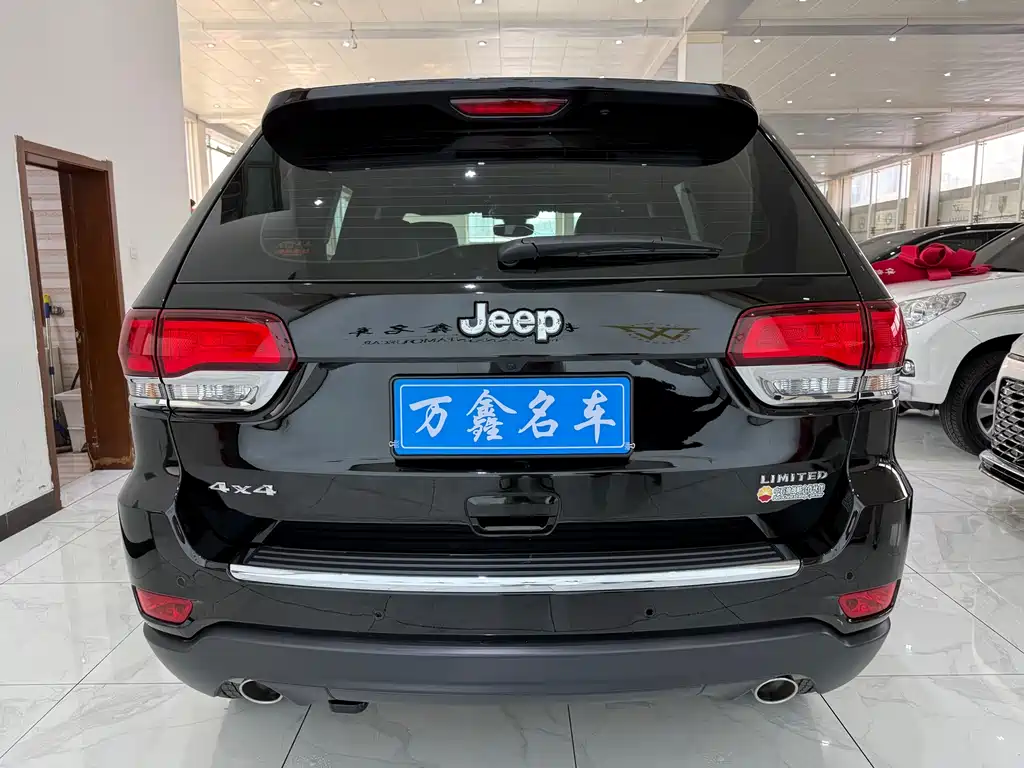 Jeep Grand Cherokee 2022 — фото 19