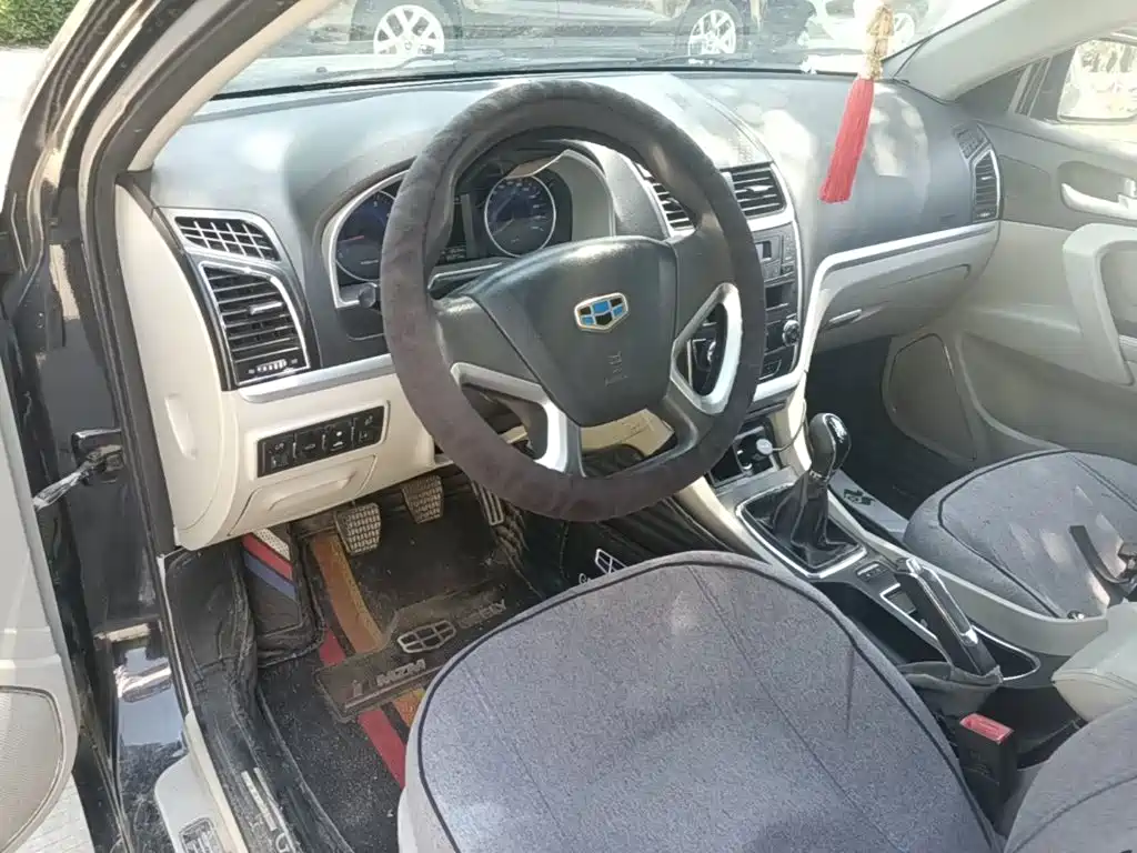 Geely Emgrand 2015 — фото 17