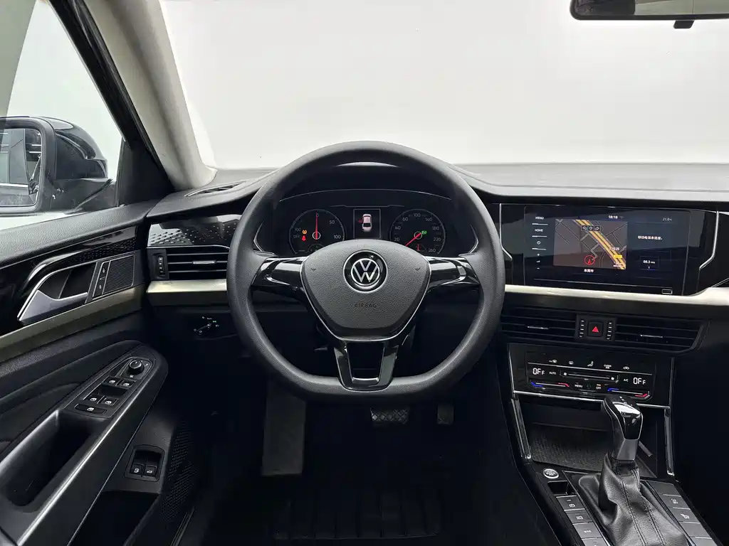 Volkswagen Passat New Energy 2021 — фото 11