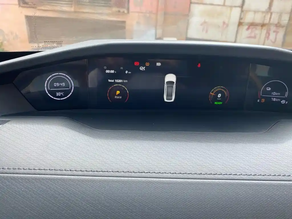 Changan UNI-V Smart Electric Idd 2023 — фото 10