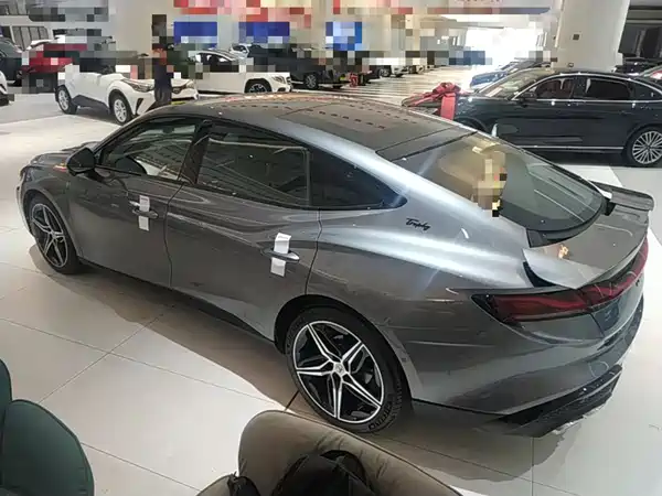 MG MG7 2025