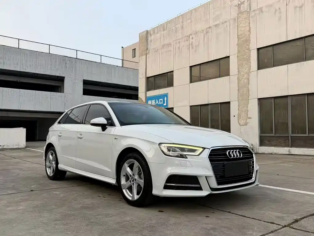 Audi A3 2019 — фото 3