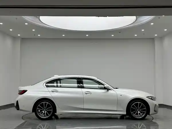 BMW 3 Series 2024