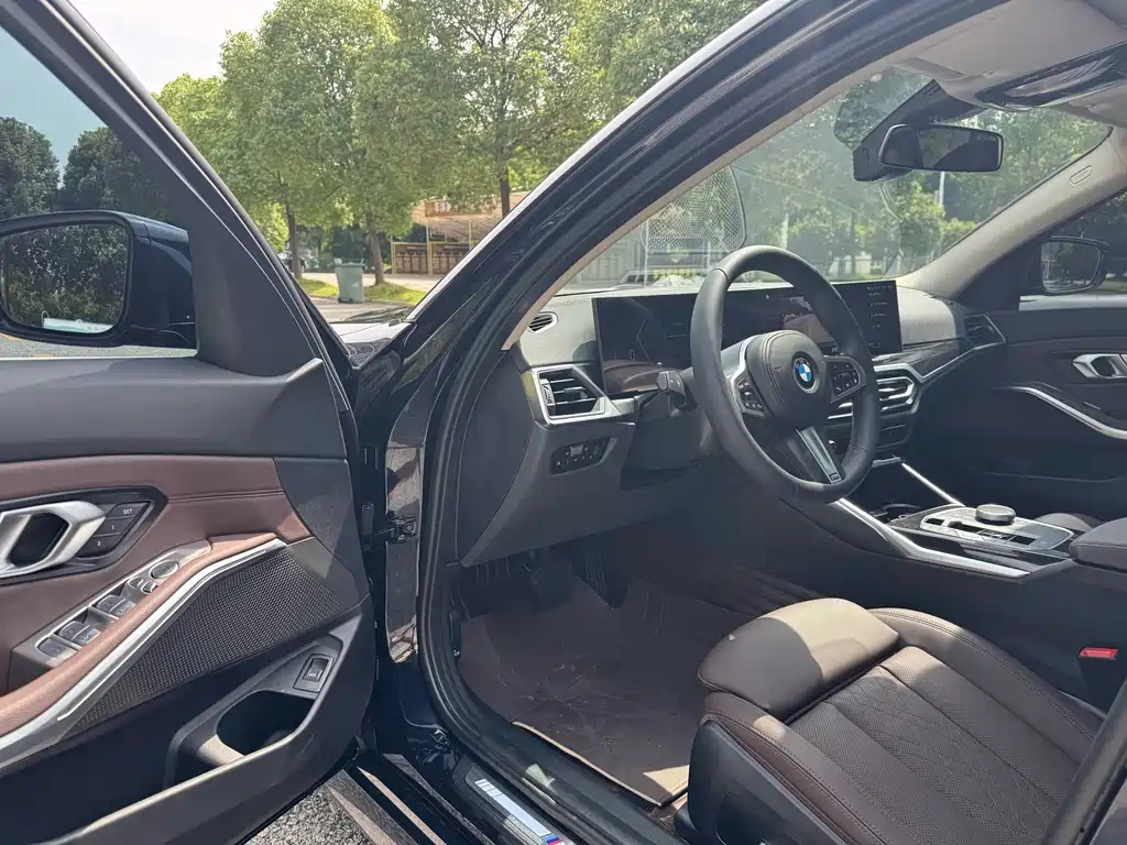 BMW 3 Series 2023